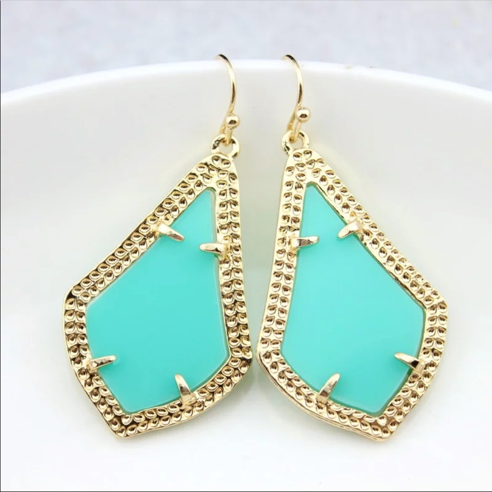 Dangle Luxury Earrings - Picture 2 of 2
